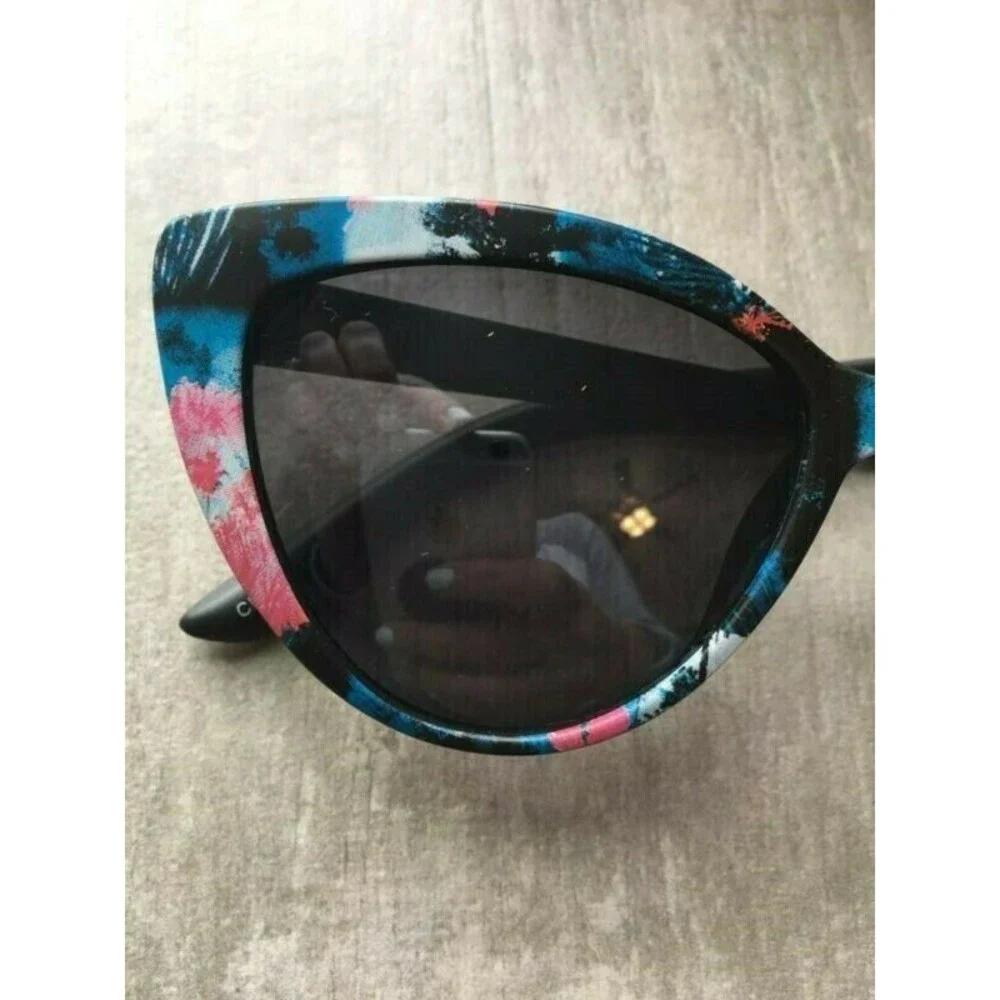 Surge sunglasses beach